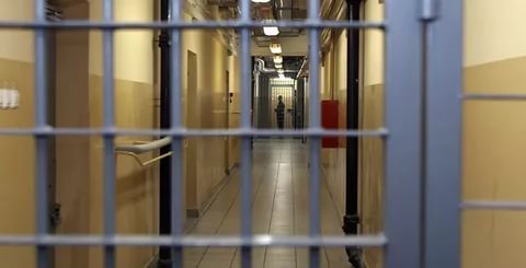 Pedofillar endi umrbod qamaladi: Senat kutilgan qonunni ma’qulladi
