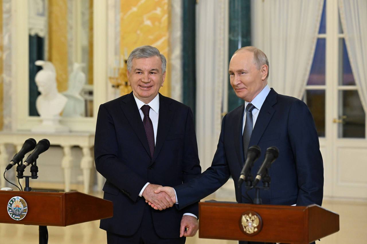 Shavkat Mirziyoyev Vladimir Putinni Rossiya kuni bilan tabrikladi