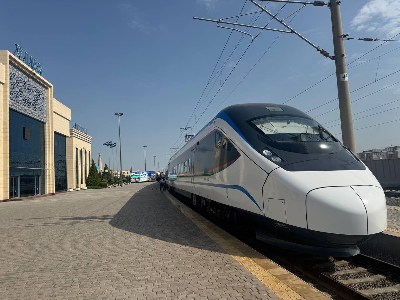 “Urganch Aerovokzal – Xiva – Urganch Aerovokzal” yo‘nalishida tezyurar elektropoyezd qatnovi boshlandi